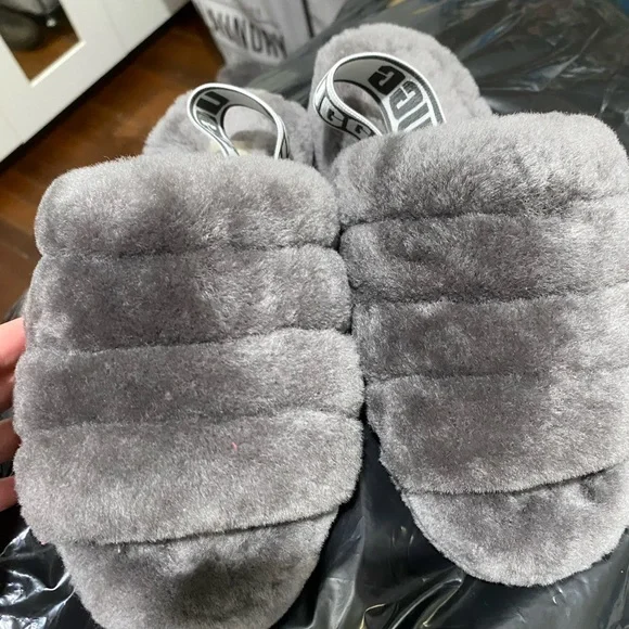 Ugg Fluff Slide - Picture 1 of 7